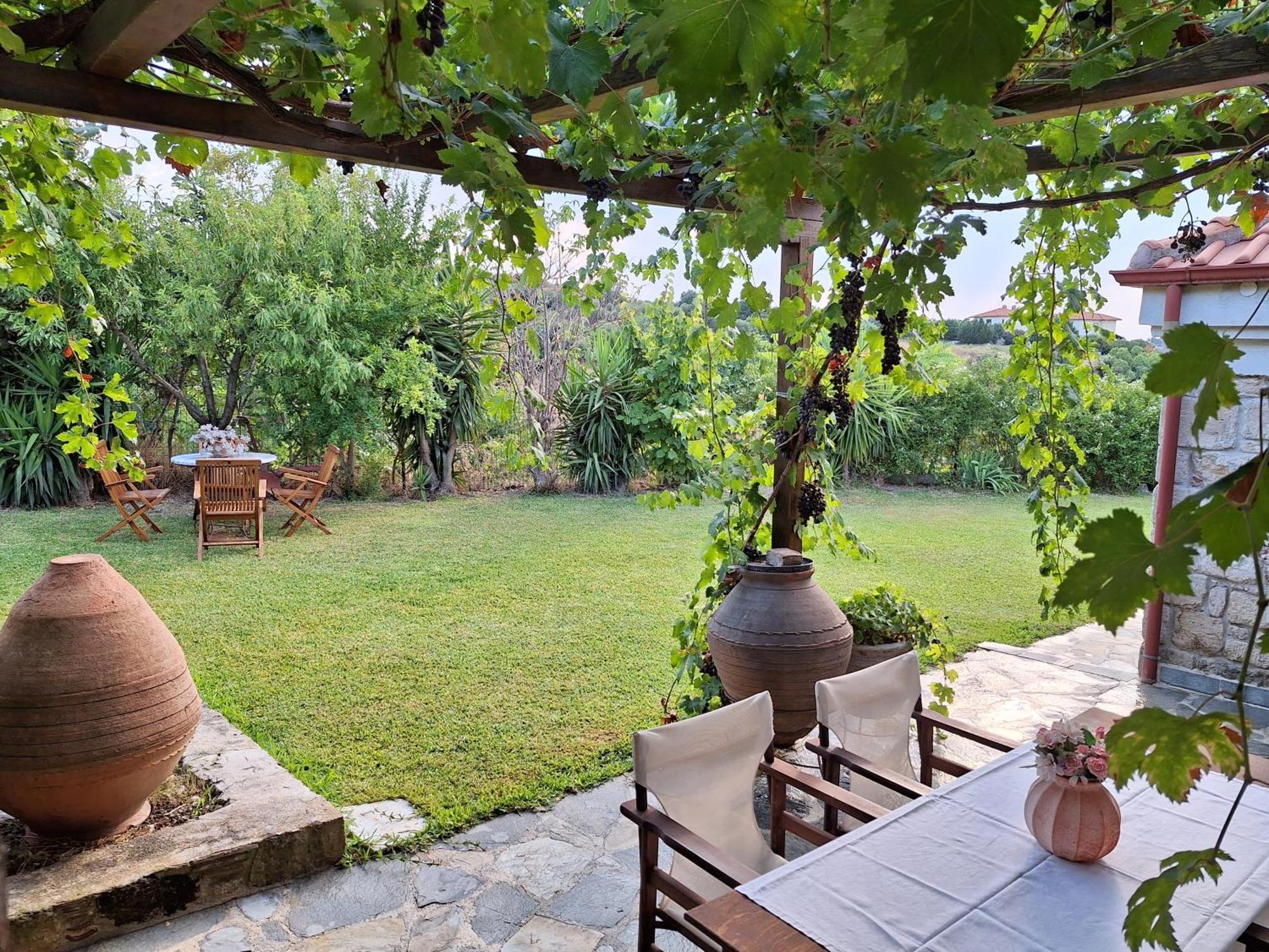 Вилла Garden House Kristi Посиди Экстерьер фото